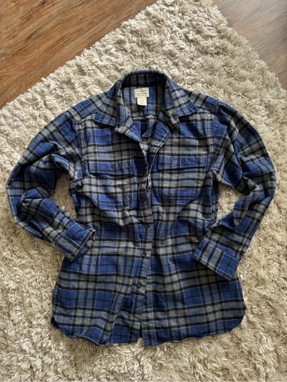 L.L. Bean 100% cotton vintage style flannel button down grandpa core
